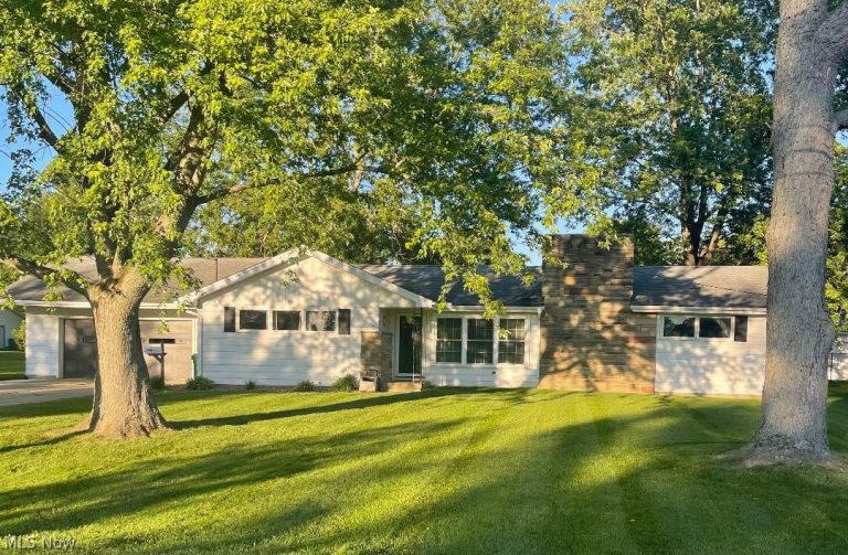 230 S Elm, Jefferson, OH, 44047