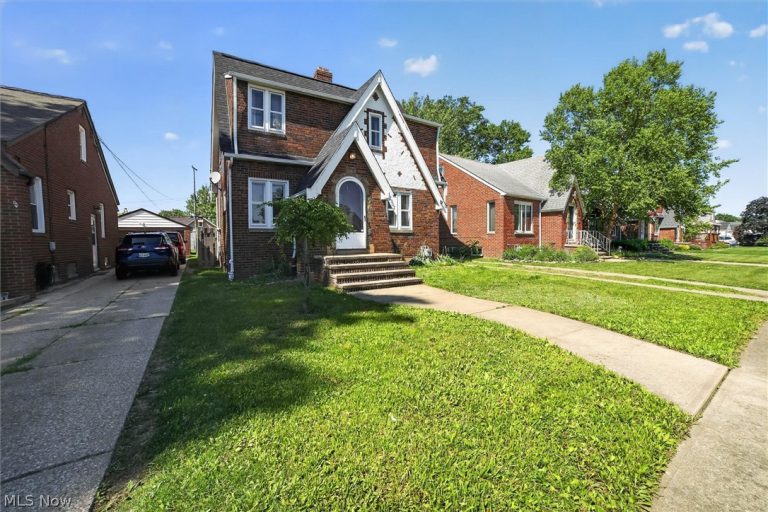 2902 Russell Avenue, Parma, OH, 44134