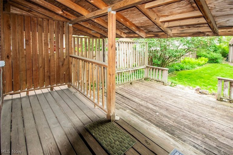 16305 Elsienna Avenue, Cleveland, OH - Photo 6
