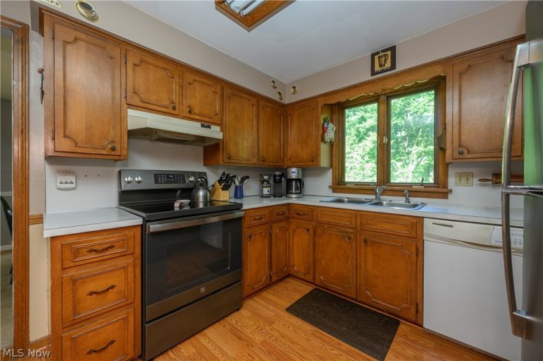 8820 Concord Drive, Westfield Center, OH - Photo 6