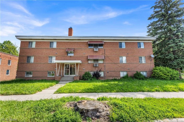 2537 Noble Road #301, Cleveland Heights, OH, 44121