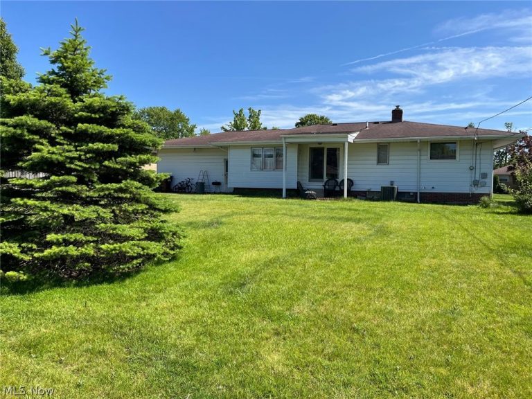 8320 Banner Lane, Parma, OH - Photo 3