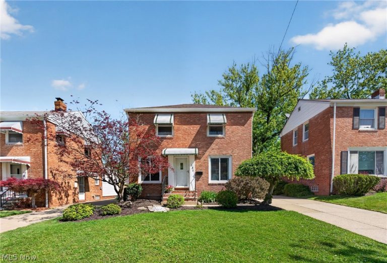 131 Wandle Avenue, Bedford, OH - Photo 2