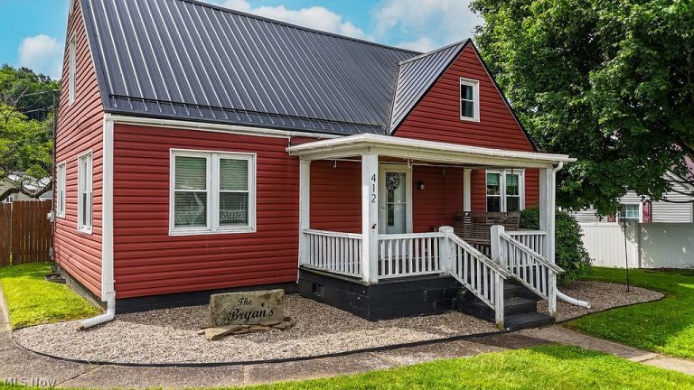 412 Barkwill Street, St Marys, WV - Photo 2