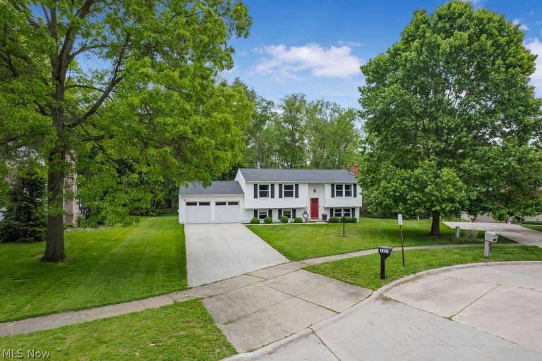 1161 Erin Drive, Kent, OH - Photo 3