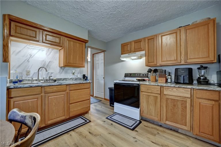 110 8th Street, New Philadelphia, OH - Photo 4
