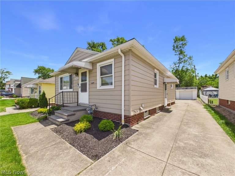 4315 Russell Avenue, Parma, OH - Photo 3