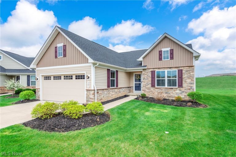 307 Pebble Creek Court, Amherst, OH - Photo 2
