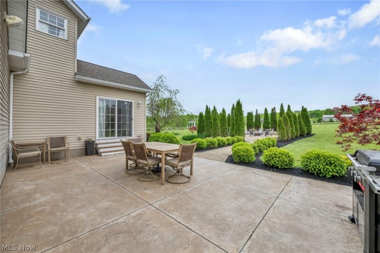14353 Radcliffe Road, Chardon, OH - Photo 8