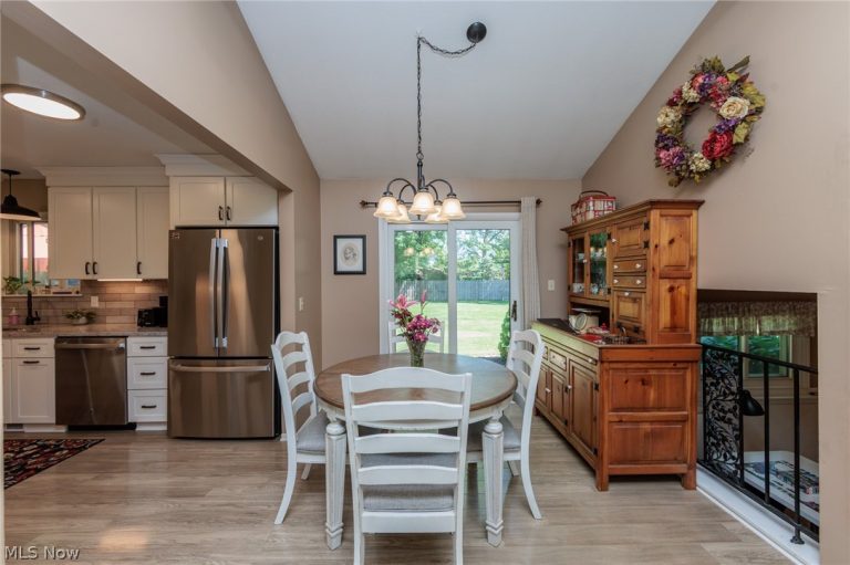 1421 Driftwood Lane, Macedonia, OH - Photo 6