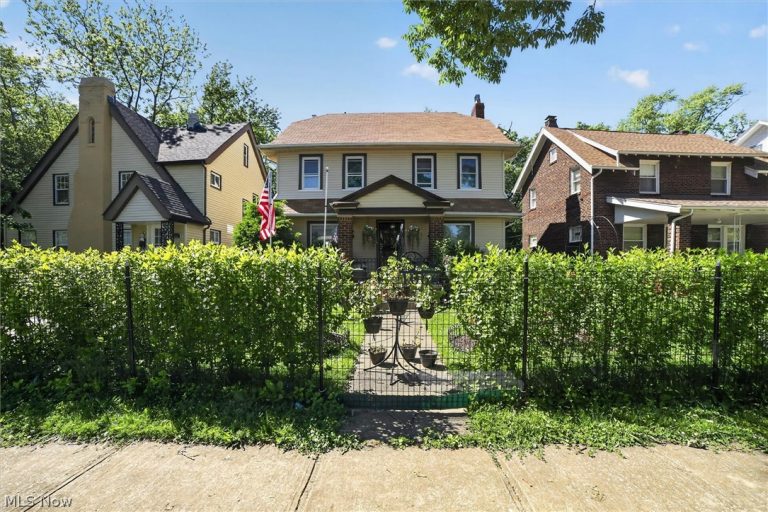1066 Nela View Road, Cleveland Heights, OH, 44112
