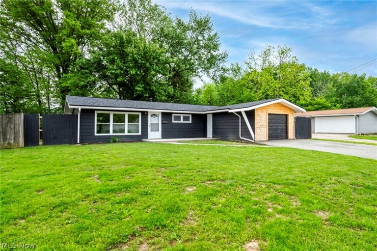 9151 Cranbrook Drive, Northfield Center, OH - Photo 3