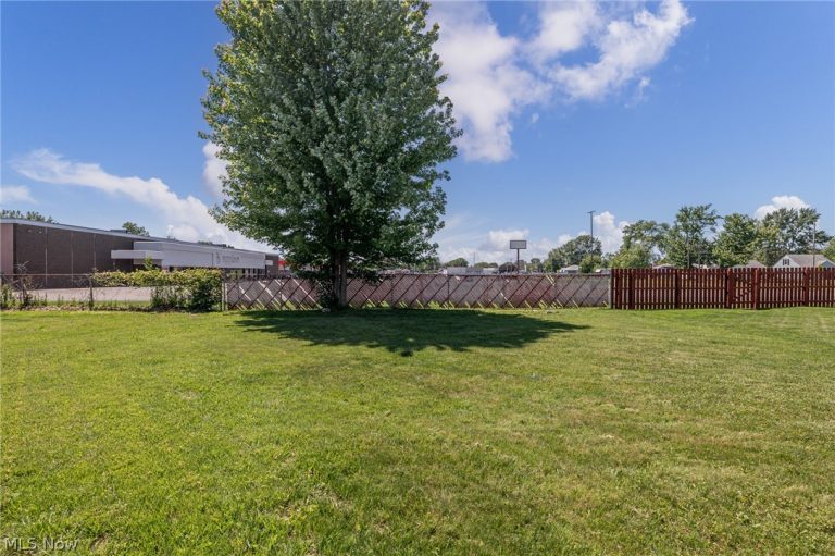 3264 Estelle Avenue, Lorain, OH - Photo 5