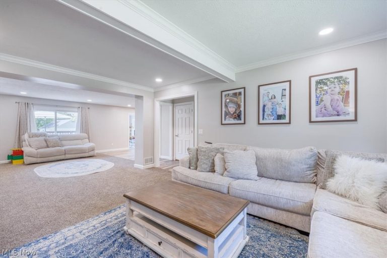 6764 Rolling Acres Court, Painesville, OH - Photo 6