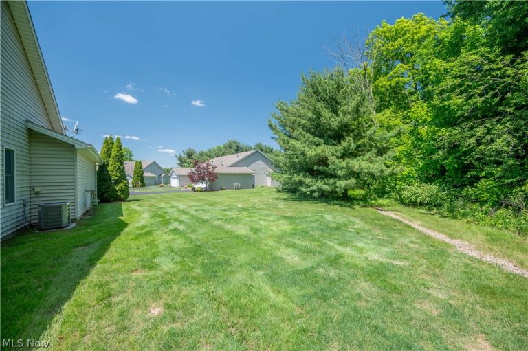 535 Wilcox Road, Youngstown, OH - Photo 8