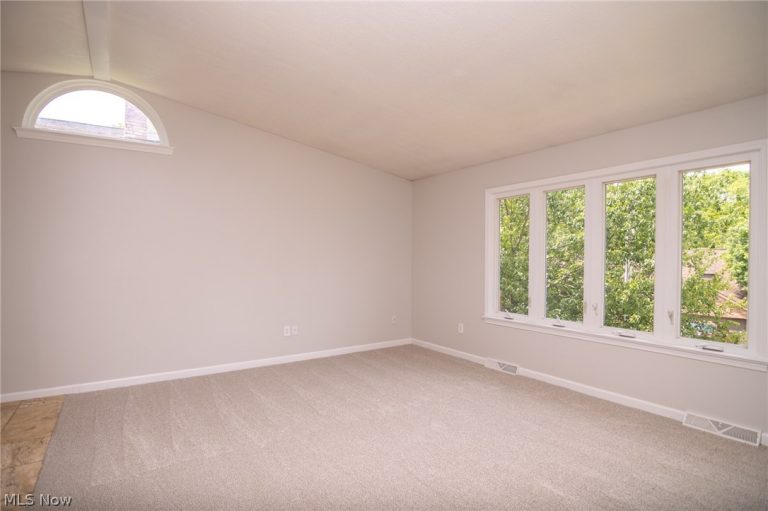120 Windermere Drive, St Clairsville, OH - Photo 3