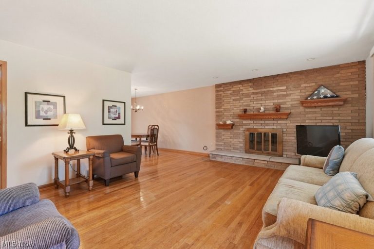 6503 Regency Drive, Parma, OH - Photo 4