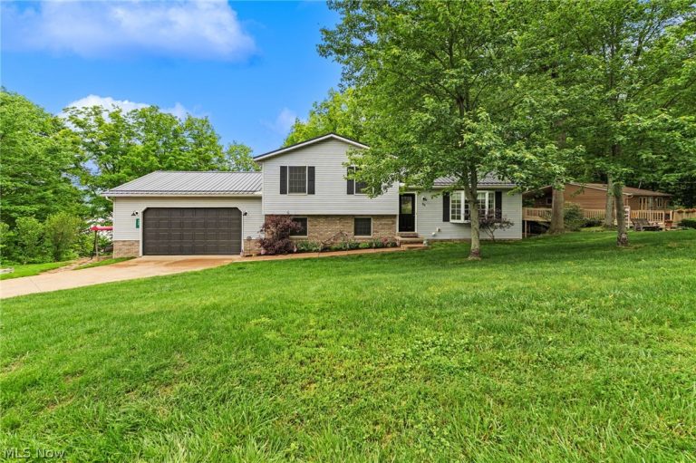 44 Navajo Trail, Malvern, OH - Photo 3