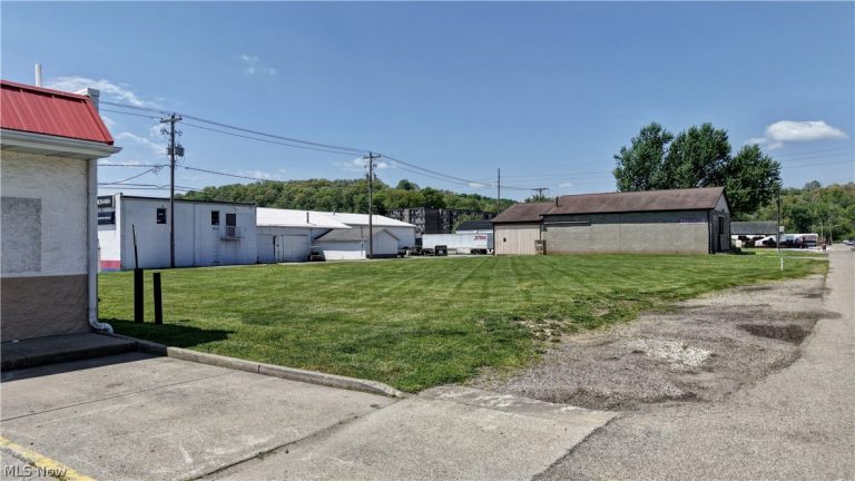 Vine Street, Coshocton, OH - Photo 6