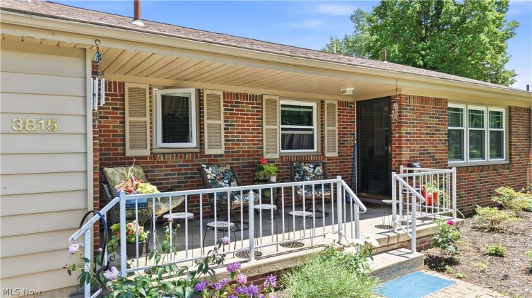3815 Loma Vista Drive, Youngstown, OH - Photo 4