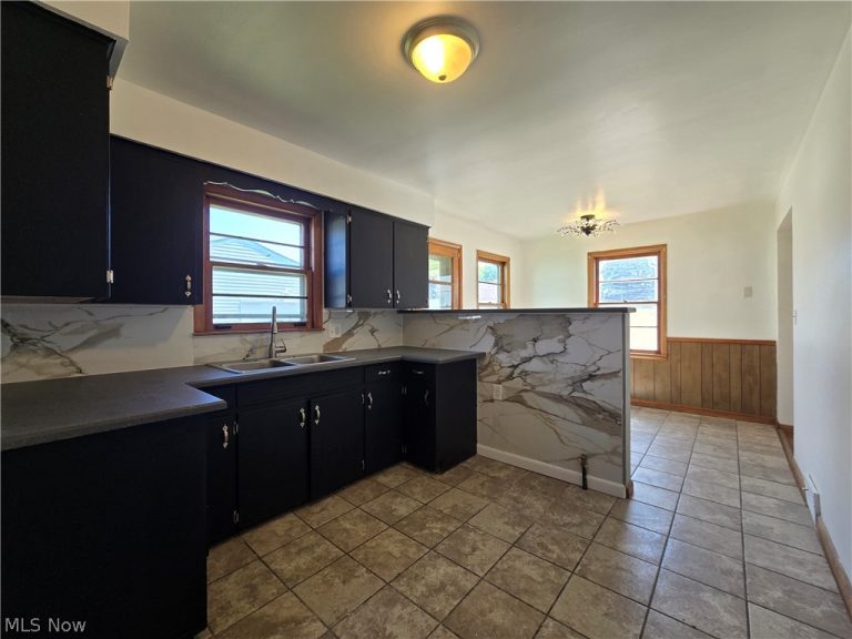 1122 Detroit Avenue, Youngstown, OH - Photo 3
