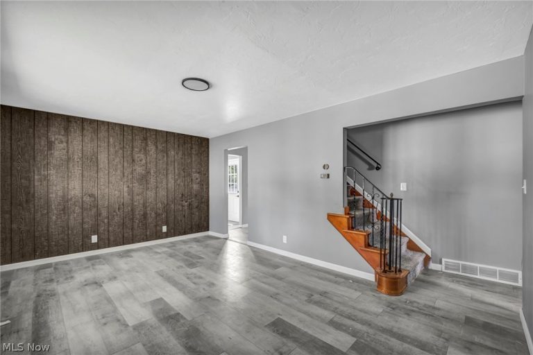 297 Paul Street, Bedford, OH - Photo 5