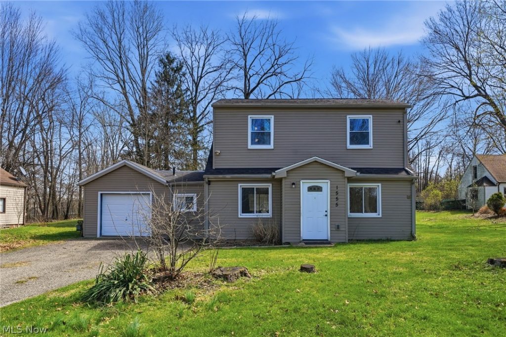 1555 Ambre Drive, Akron, OH