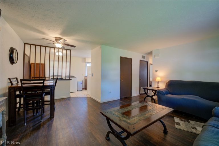 3805 Hogan Drive, Lorain, OH - Photo 5