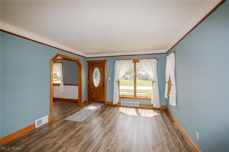 6136 Canterbury Road, Parma, OH - Photo 4