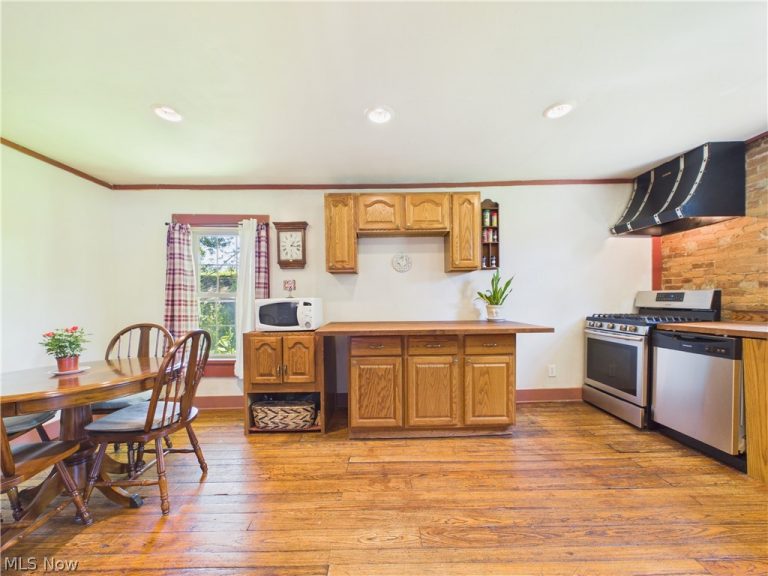 2934 College Street, Austinburg, OH - Photo 6