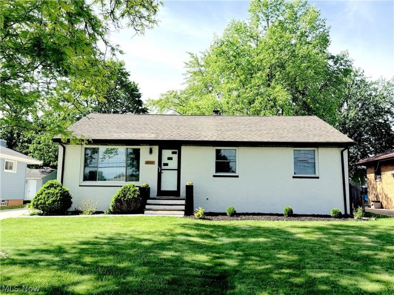 18203 Broxton Drive, Strongsville, OH, 44149