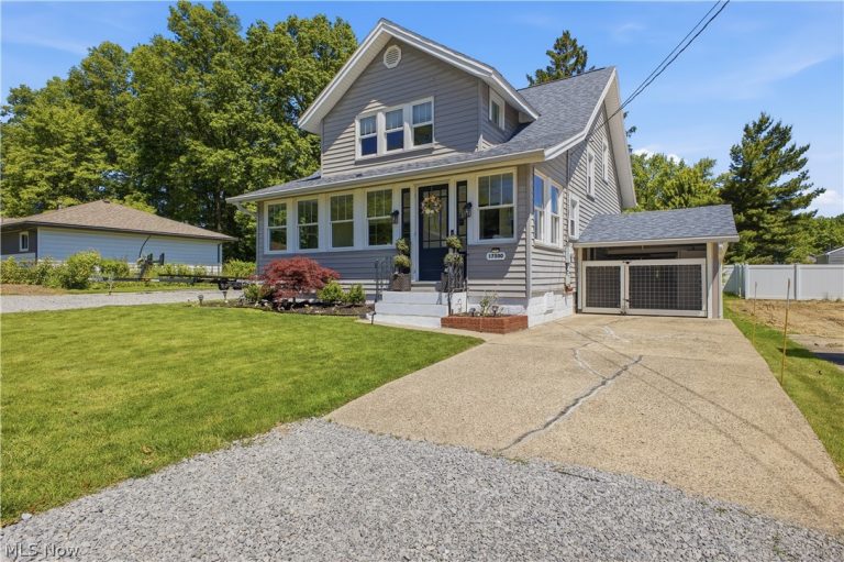 17500 Lundys Lane, Lake Milton, OH - Photo 2