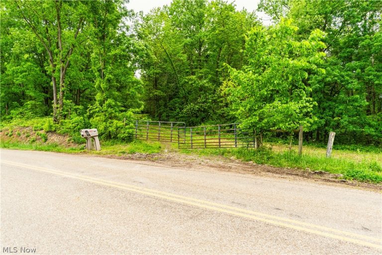 Edie Hill Road, Uhrichsville, OH, 44683