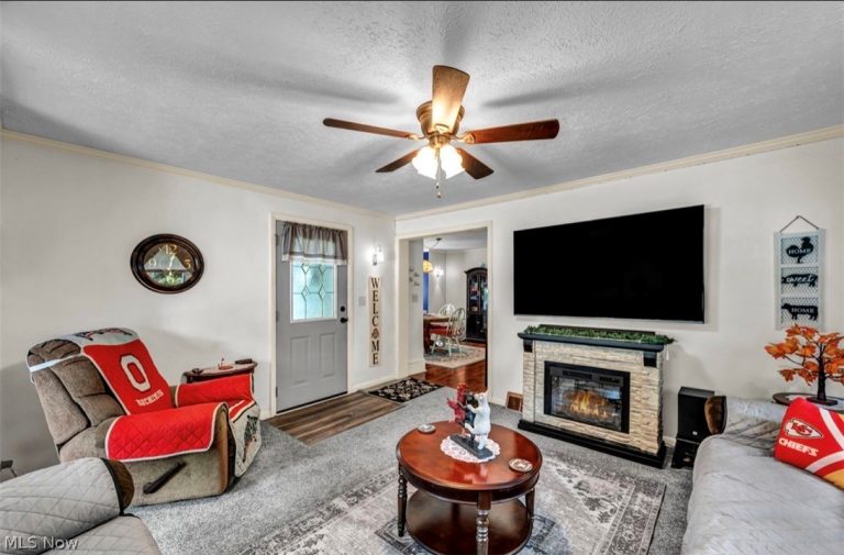 77 Crowell Avenue, Geneva, OH - Photo 4