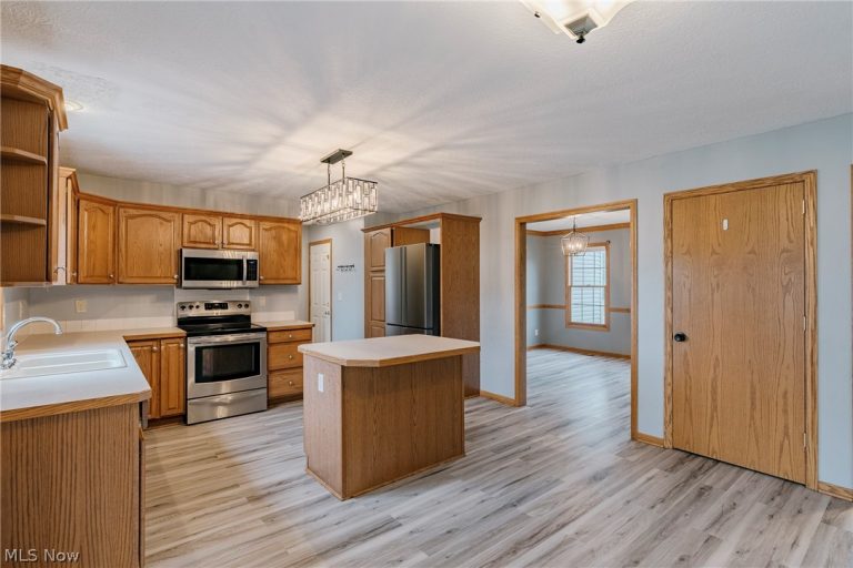 3790 Piperglen Avenue, Massillon, OH - Photo 6