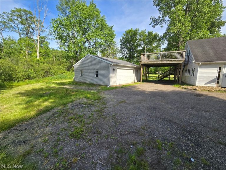 14298 Chardon Windsor Road, Chardon, OH - Photo 3