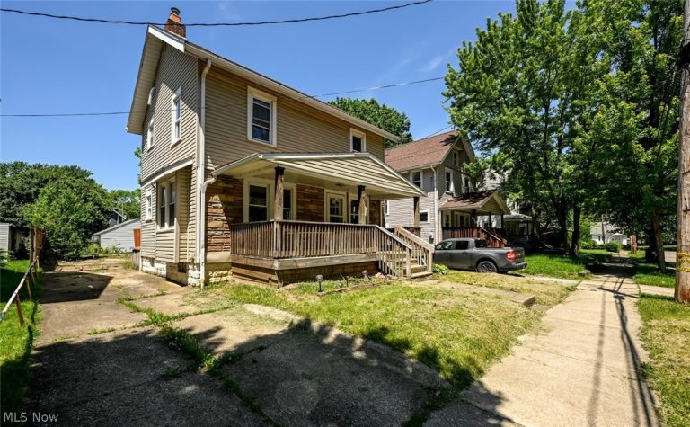 980 Neptune Avenue, Akron, OH - Photo 2