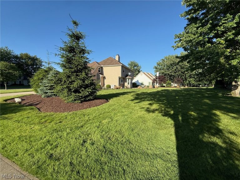 32291 Country Club Drive, Avon Lake, OH - Photo 4