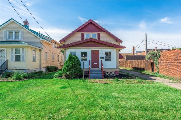 13202 Melzer Avenue, Cleveland, OH - Photo 2