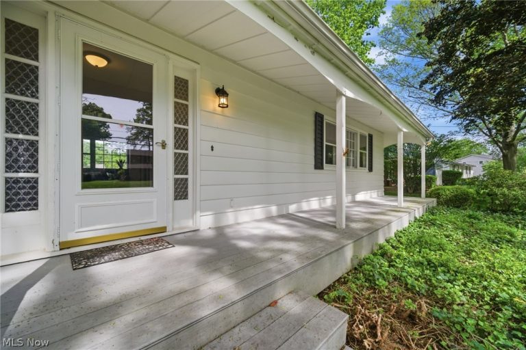 3331 Edington Road, Fairlawn, OH - Photo 2
