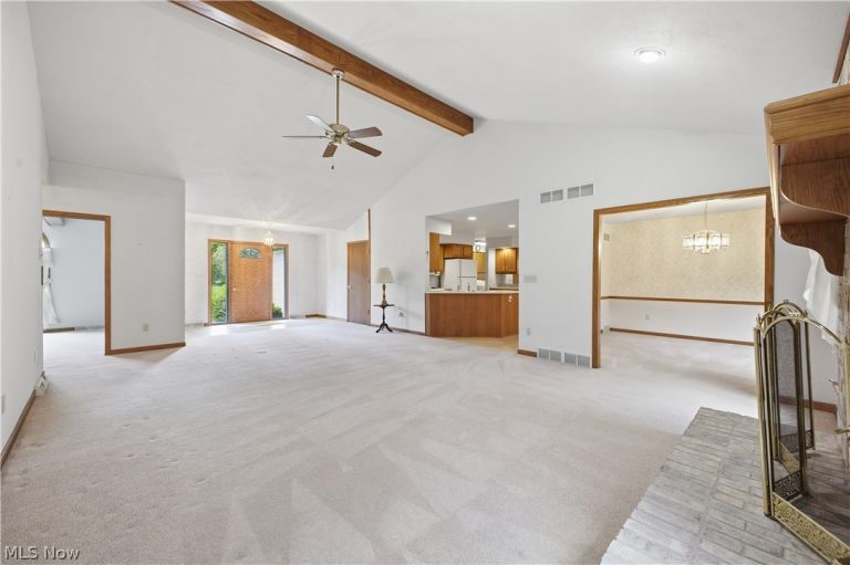 204 Colonial Drive, Canfield, OH - Photo 5