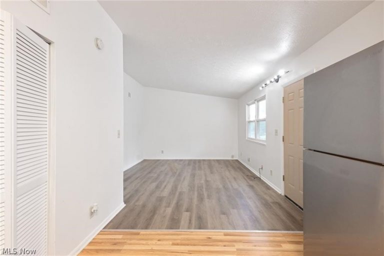 1927 Preston Avenue, Akron, OH - Photo 6