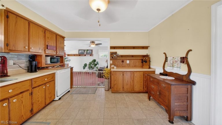 33848 David Drive, North Ridgeville, OH - Photo 3