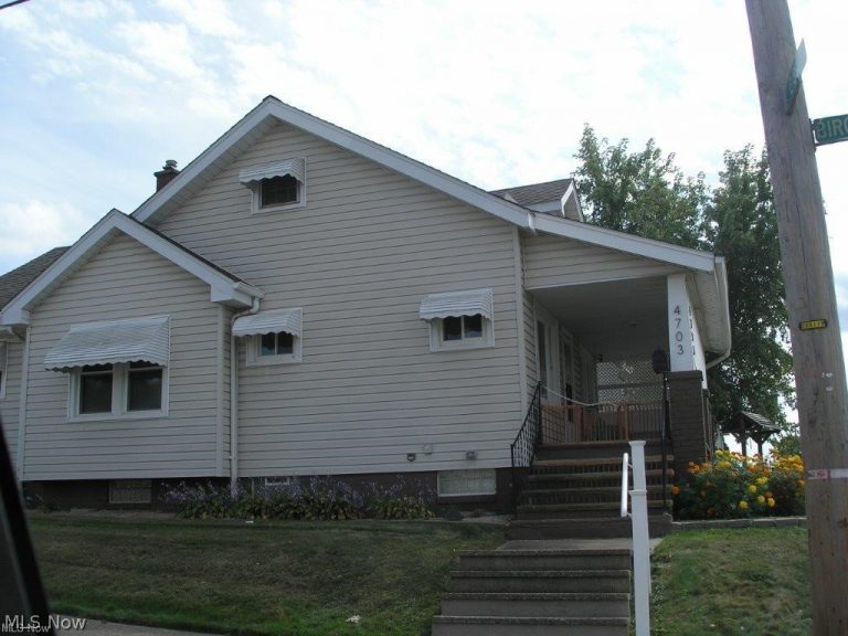 4703 86th Street, Garfield Heights, OH - Photo 2
