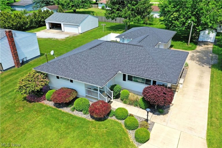 1934 Chester Avenue, Warren, OH - Photo 2