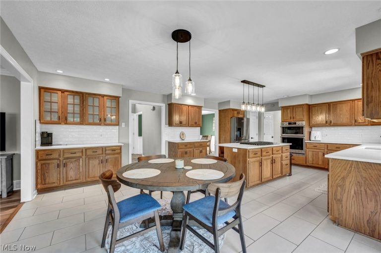 1207 Pennyroyal Circle, Medina, OH - Photo 6