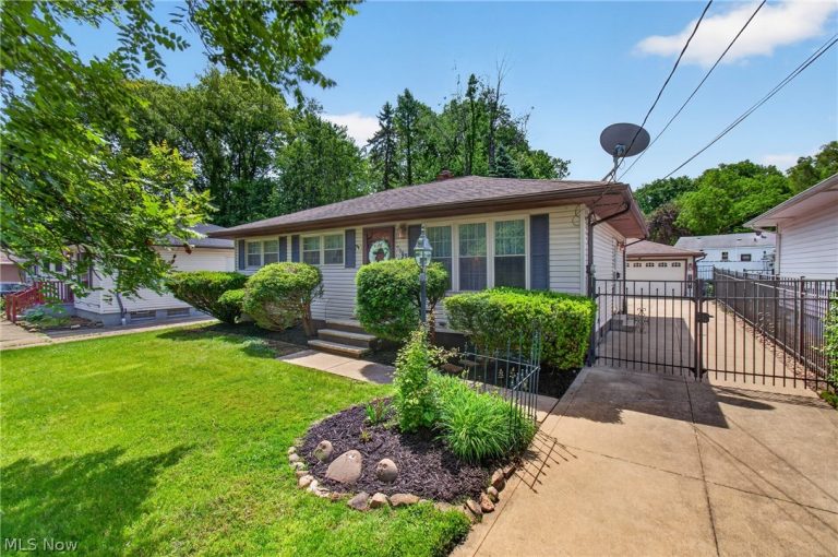 1105 Birch Lane, Cleveland, OH - Photo 2