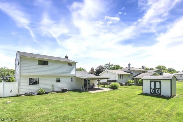 7120 Lakeview Drive, Parma, OH - Photo 4