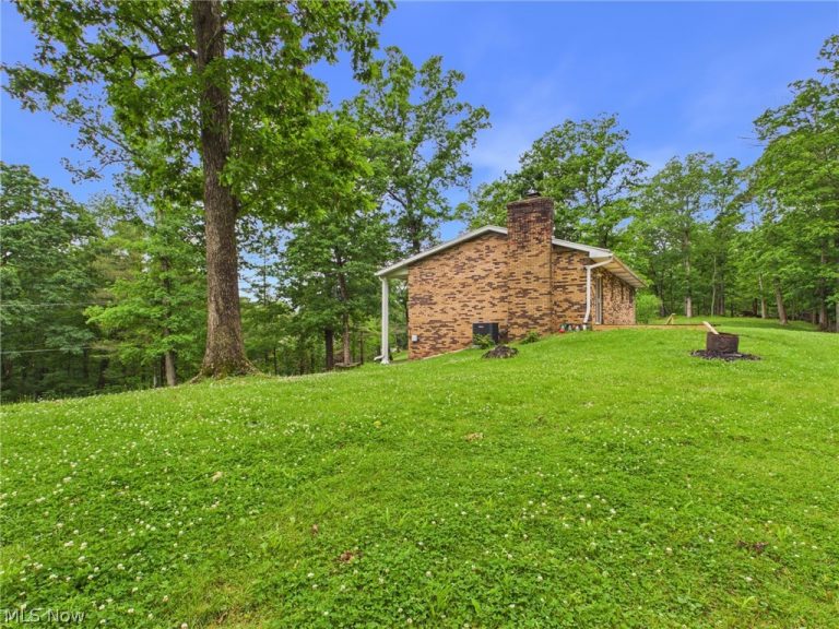 655 Ridgewood Boulevard, Belpre, OH - Photo 4