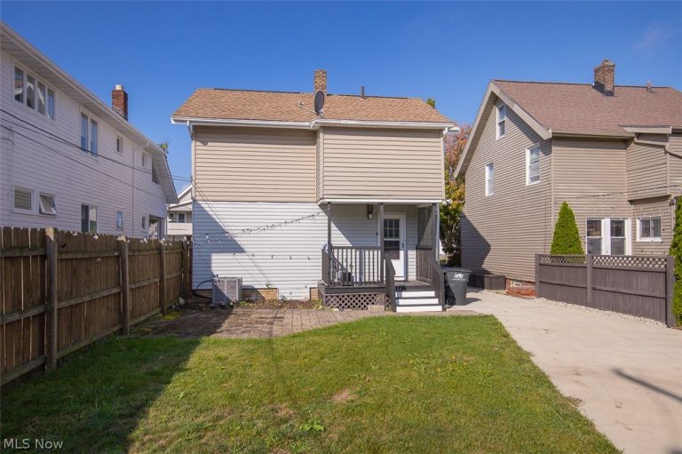 2083 Chesterland Avenue, Lakewood, OH - Photo 4